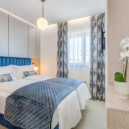 Trixie - Garden * Трогир