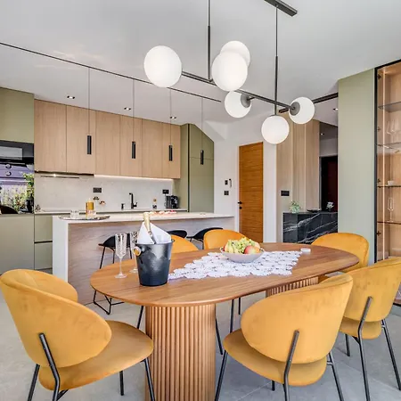 Trixie - Garden Трогир