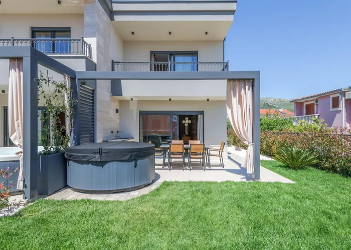 Trixie - Garden * Трогір